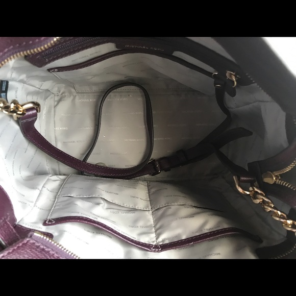 Micheal Kors Purple Leather Handbag - Picture 5 of 5